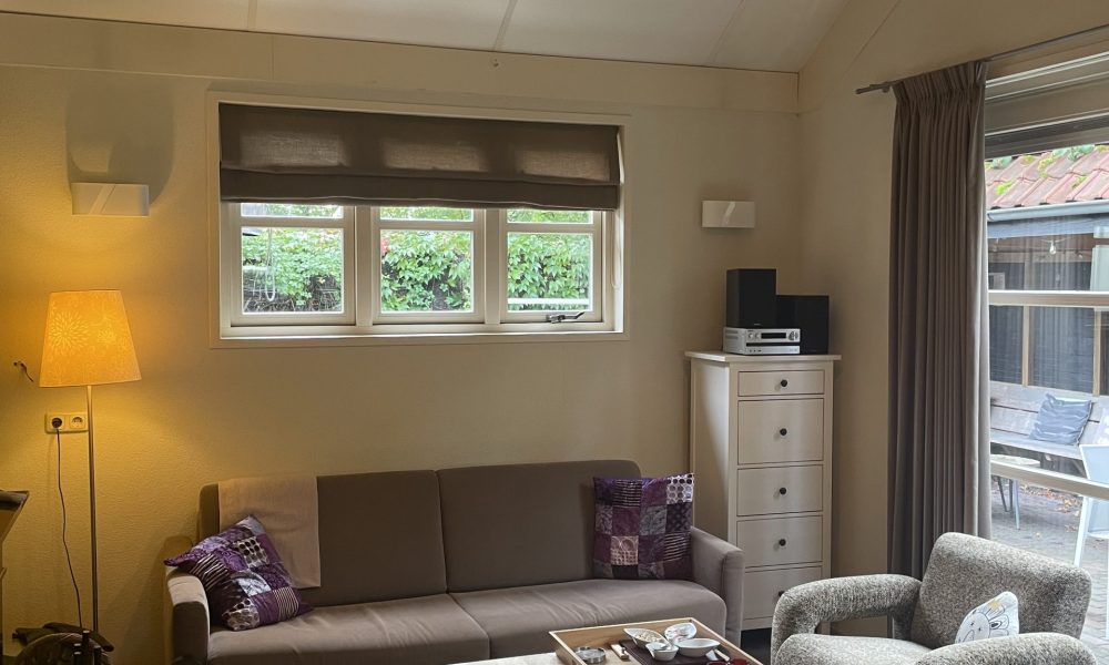 Vakantiehuis met woonkamer en licht